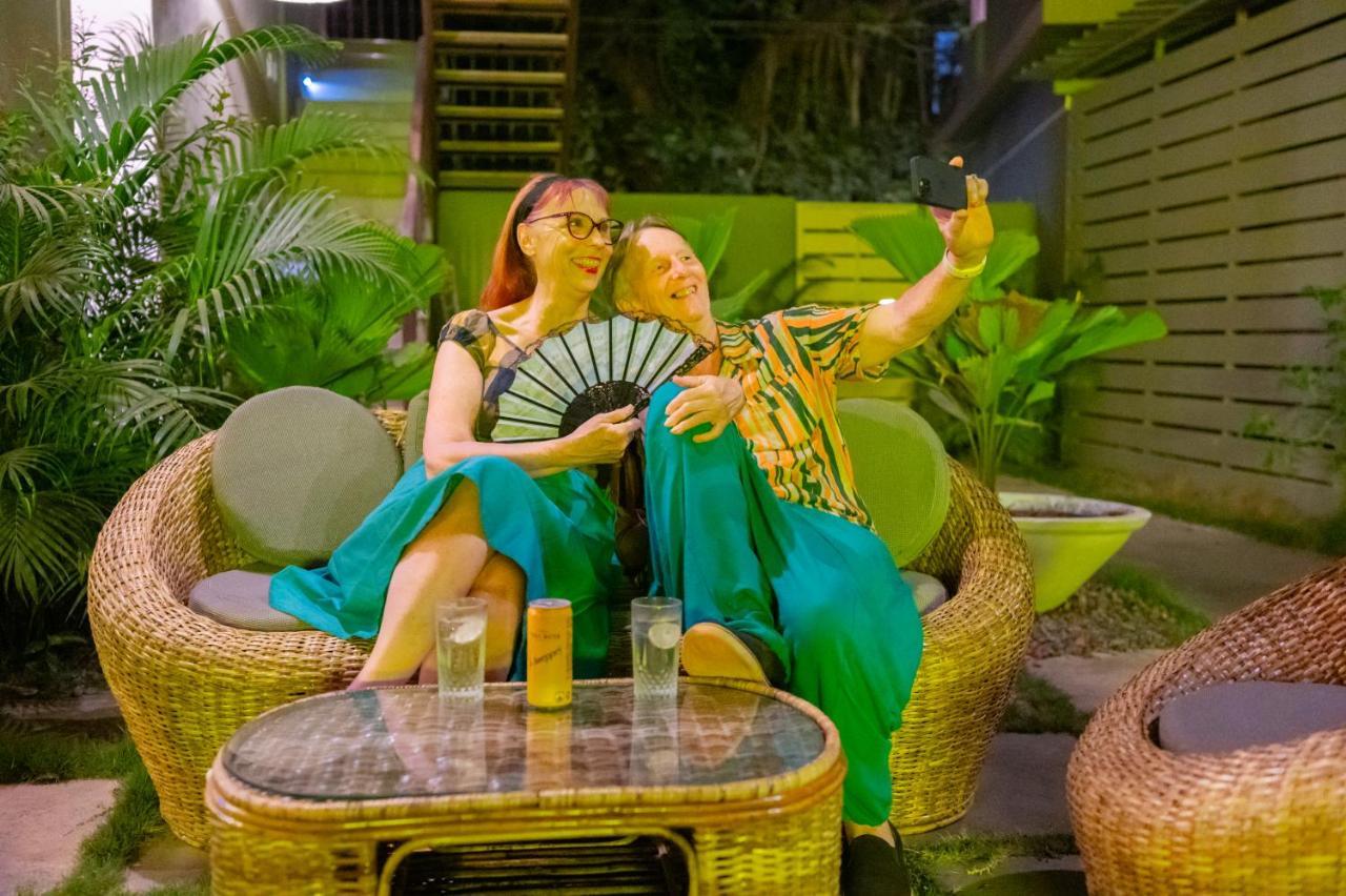 Locomo Boutique, Morjim - Stay Work Eat Exterior foto