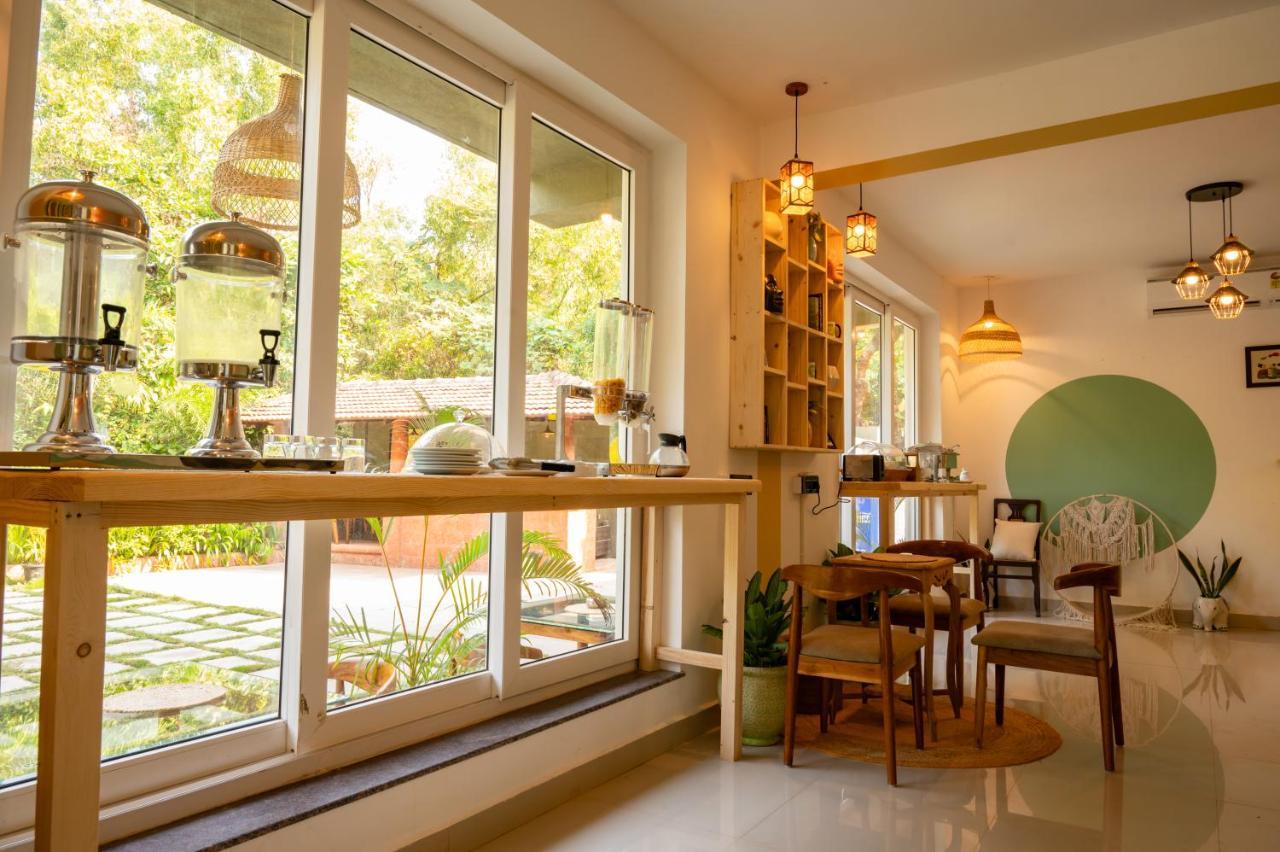 Locomo Boutique, Morjim - Stay Work Eat Exterior foto