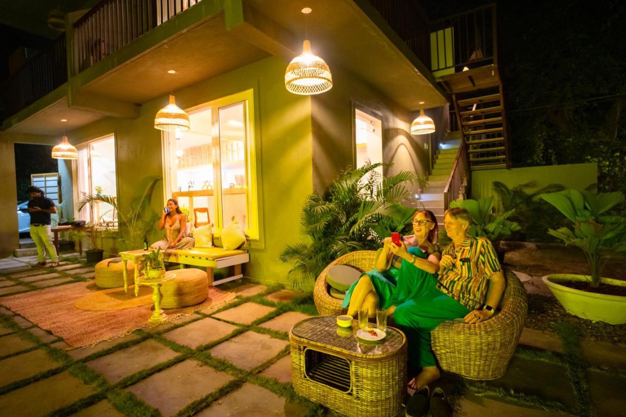 Locomo Boutique, Morjim - Stay Work Eat Exterior foto